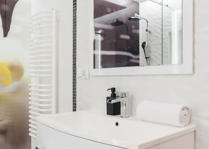 Native Masarska 8 شقة *